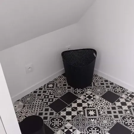 La Bella 12 - Dans Daire Bordeaux-Saint-Clair